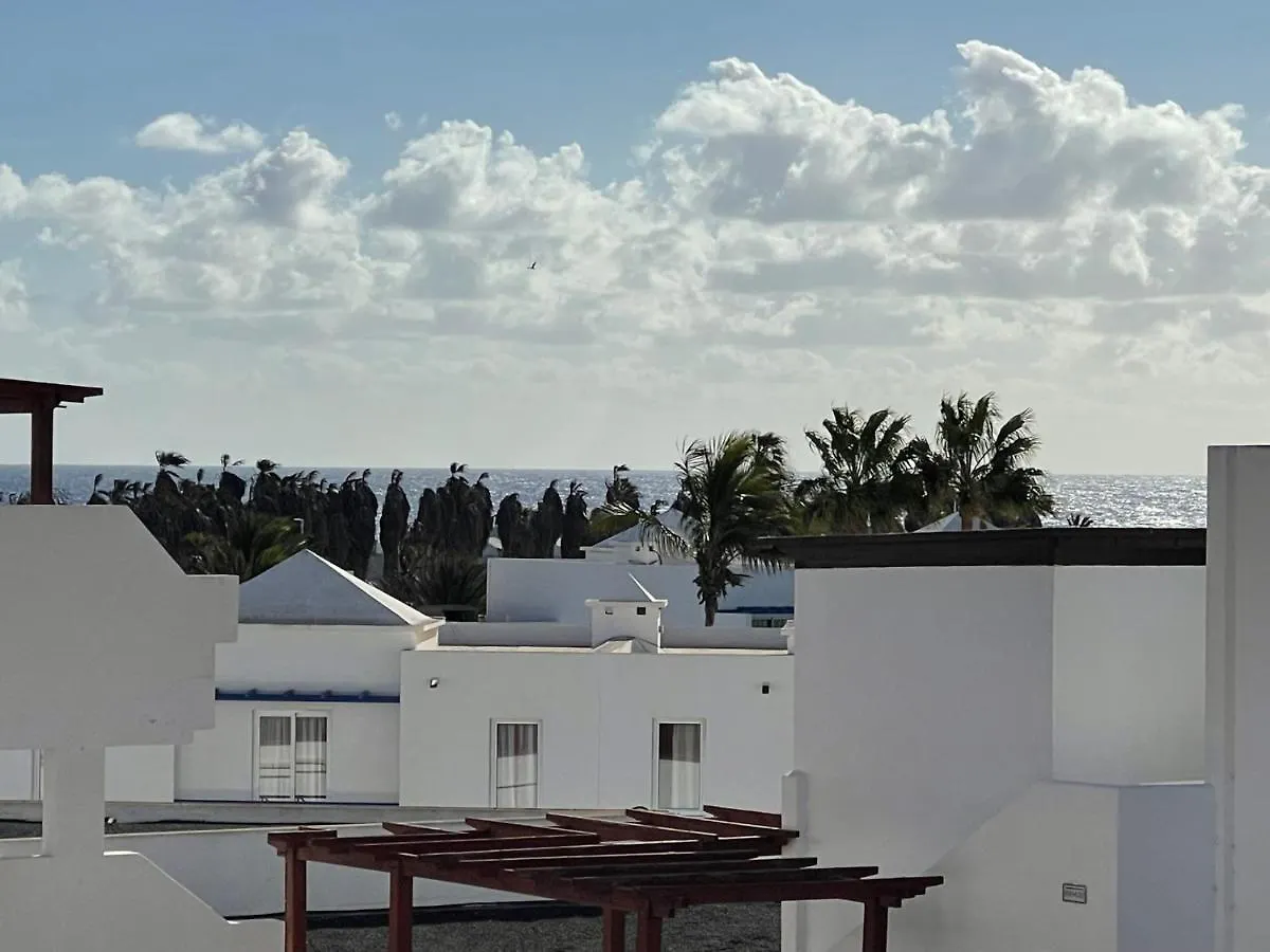 Pistachio Apartment 323 - Lanzarote Apartment Costa Teguise Spagna